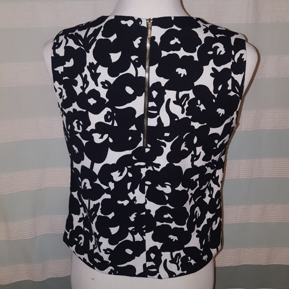 Black and white abstract floral top - Picture 4 of 5